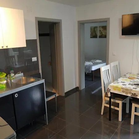 Ina Apartman
